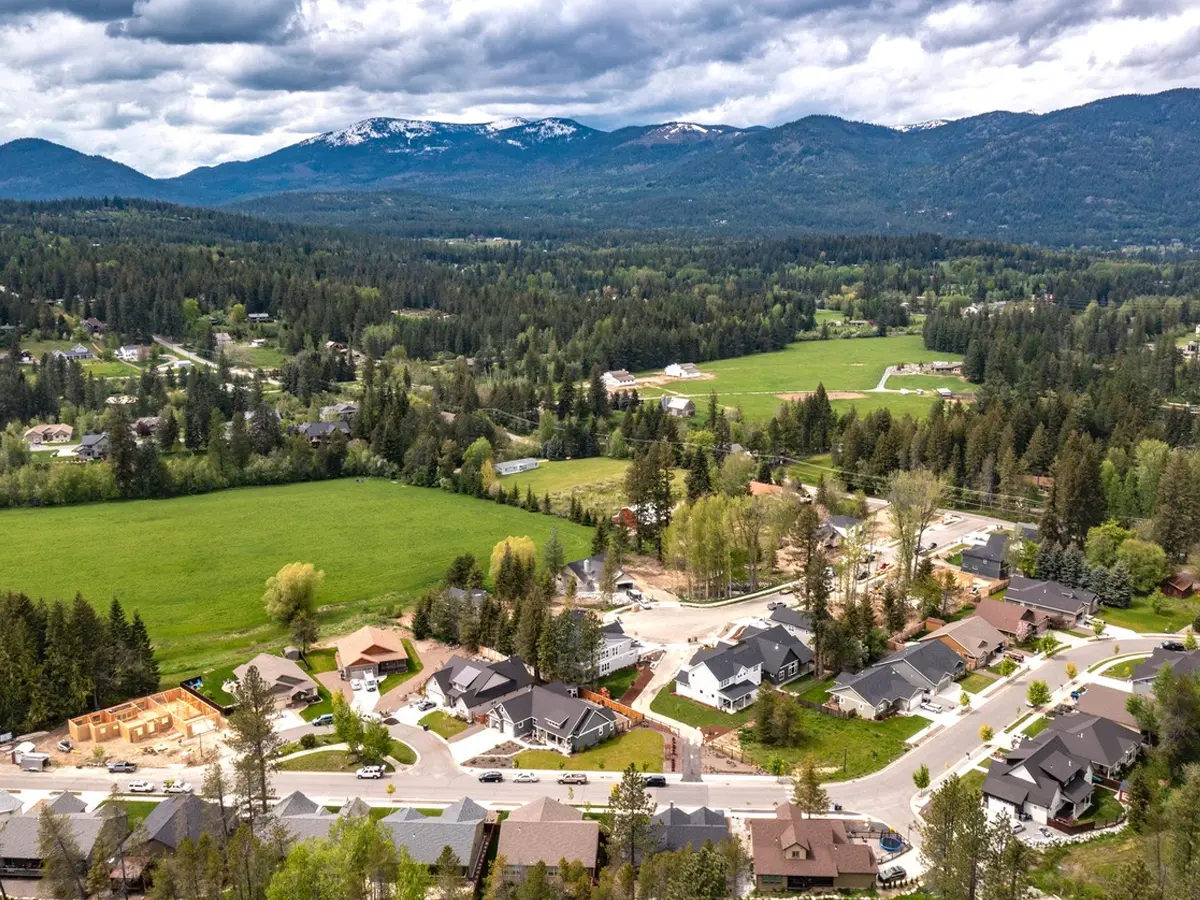North Idaho home in an established neighborhood